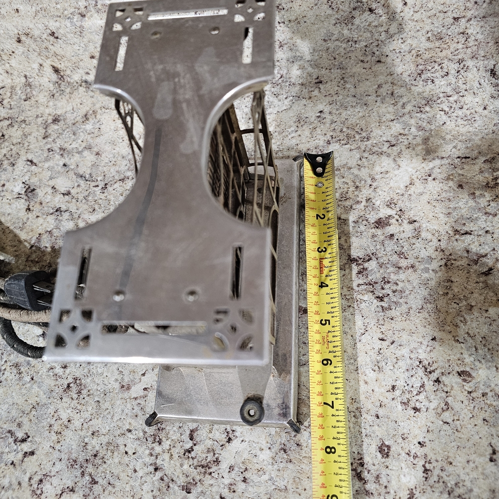 Vintage Metal Toaster With Slide Out Toast Holders - Picture 11 of 12